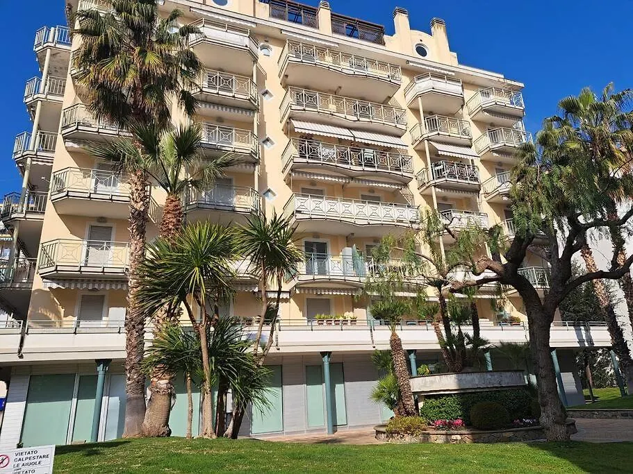 Centrale Vicino Spiagge E Ciclabile + Box-Auto ! Apartment Arma di Taggia 0*,  Italy