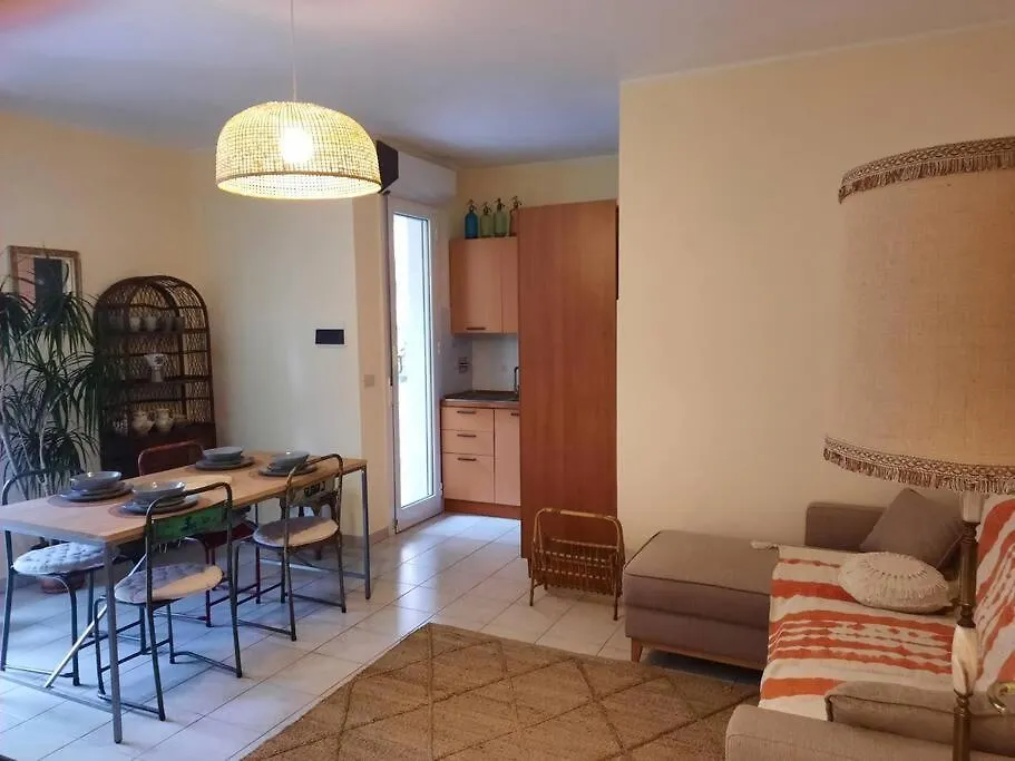 Centrale Vicino Spiagge E Ciclabile + Box-Auto ! Apartment Arma di Taggia