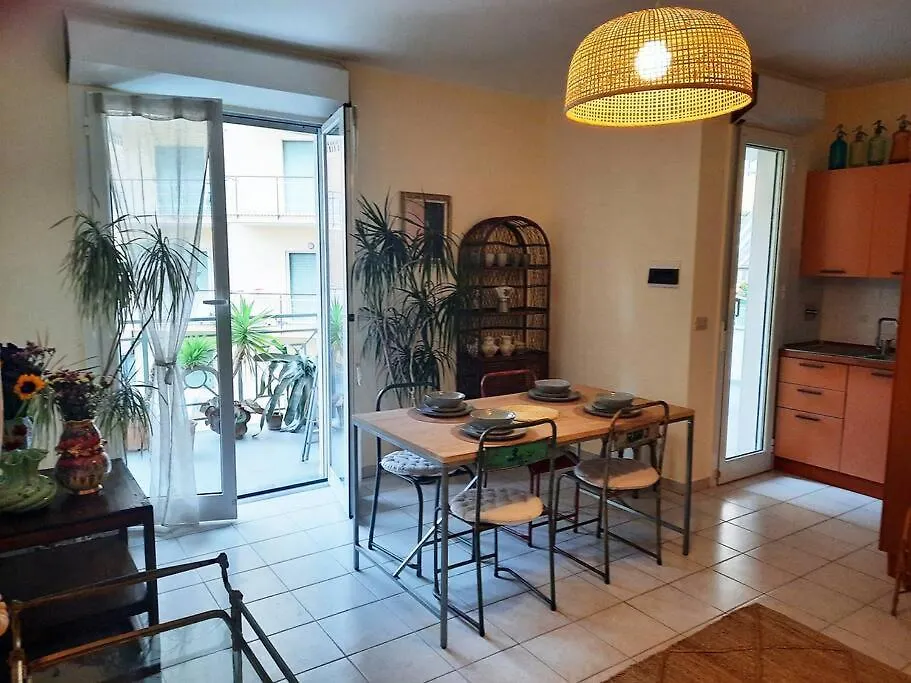 Centrale Vicino Spiagge E Ciclabile + Box-Auto ! Apartment Arma di Taggia
